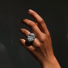 Bague chevalière en argent ou bicolore. Bijou mixte. Isabelle Salvador, bijoux à forte personnalité. 