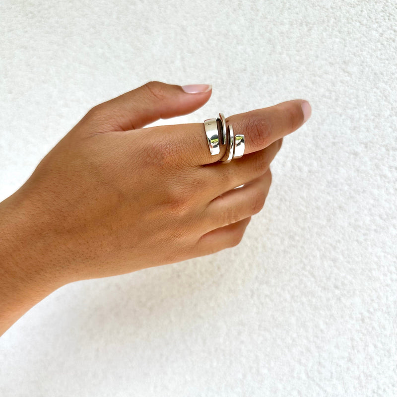 Bague originale, réalisée en argent ou  bronze massif - Isabelle Salvador Jewelry - Bijoux femmes actuelles