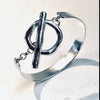 Bracelet IO en argent massif. Jonc avec fermoir original - Isabelle Salvador  Jewelry- Bijoux de créateur