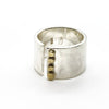 Bague anneau bicolore en argent massif ornée de petites pépites de laiton. Isabelle Salvador - Bijoux de créateur
